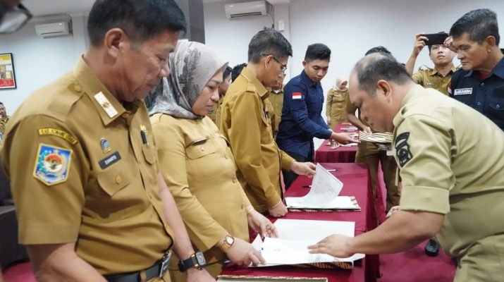 Tanda Tangani Perjanjian Kinerja Bupati Konut Instruksikan OPD