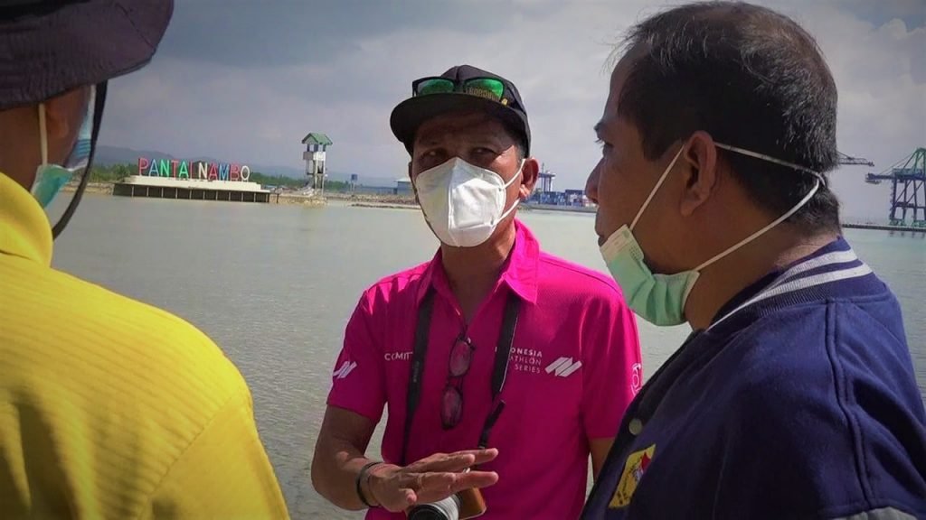 Suasana panitia ITS Pusat saat melakukan survei di lokasi yang akan dijadikan arena untuk ajang ITS Series ke-5.