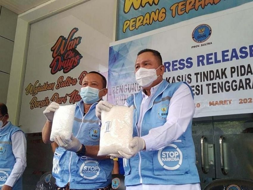 Kembali Gagalkan Peredaran Narkotika, BNNP Sultra Amankan Sabu Hampir 2 Kg Kembali Gagalkan Peredaran Narkotika, BNNP Sultra Amankan Sabu Hampir 2 Kg