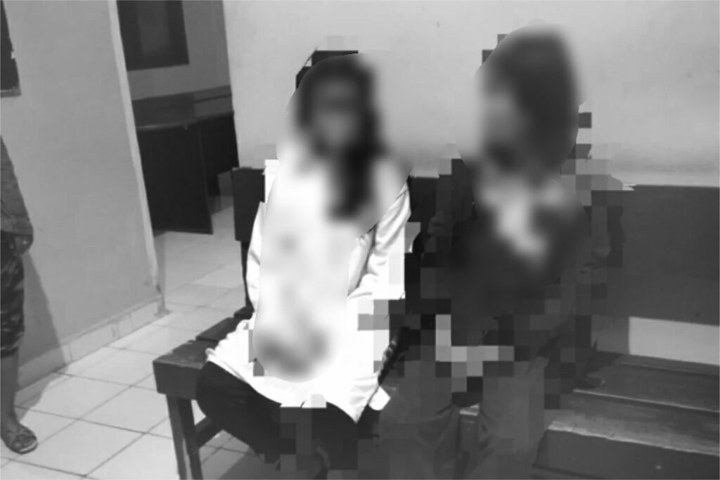 Korban bersama keluarganya melapor ke Kantor Polsek Abeli.