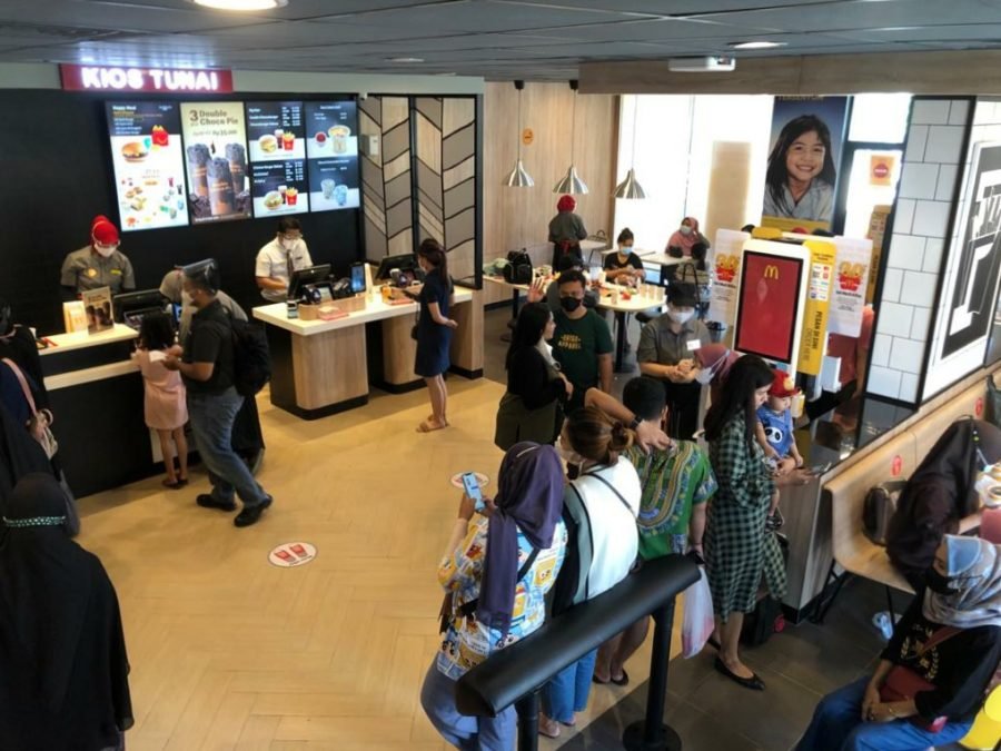 Suasana lantai 1 McD Kendari.