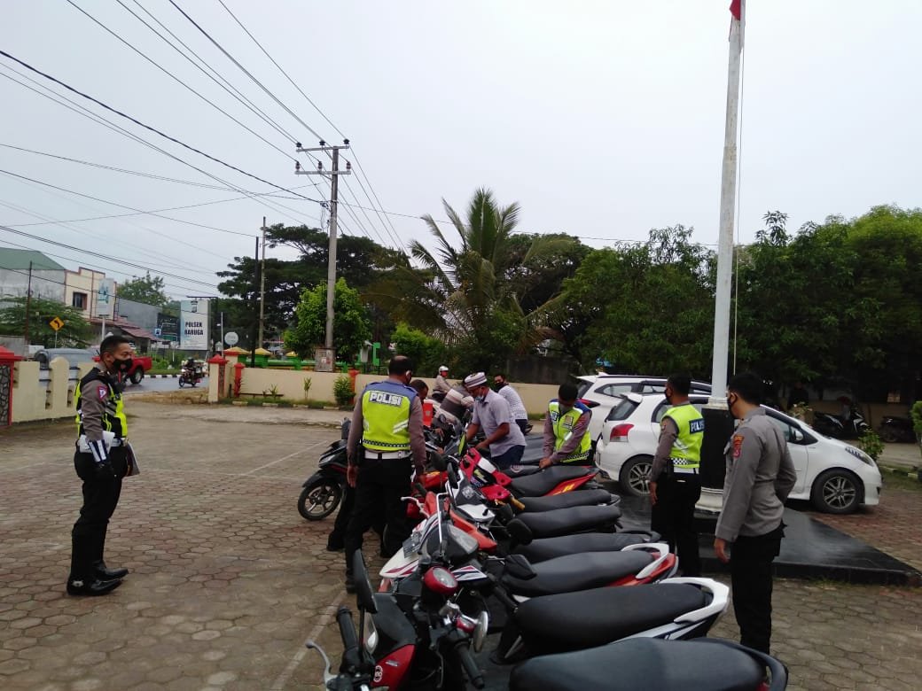 Aksi Balap Liar Kerap Meresahkan Masyarakat, Polisi Amankan Puluhan Sepeda Motor di Kendari Aksi Balap Liar Kerap Meresahkan Masyarakat, Polisi Amankan Puluhan Sepeda Motor di Kendari