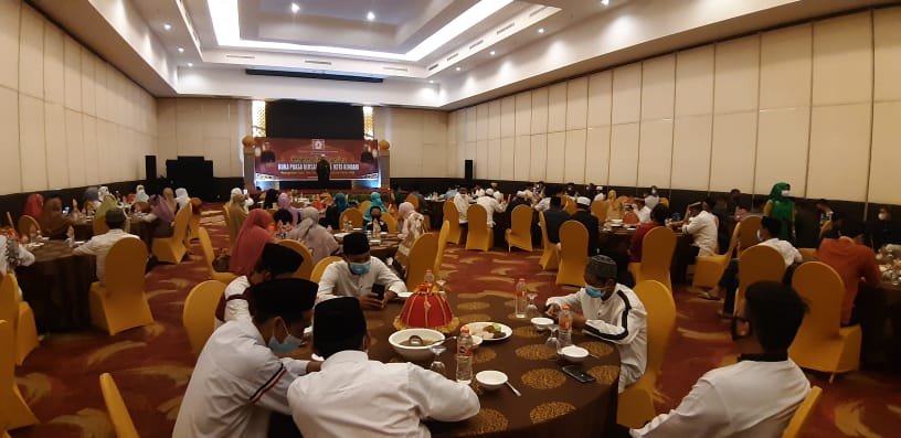 Buka puasa bersama Kerukunan Keluarga Sulawesi Selatan (KKSS).