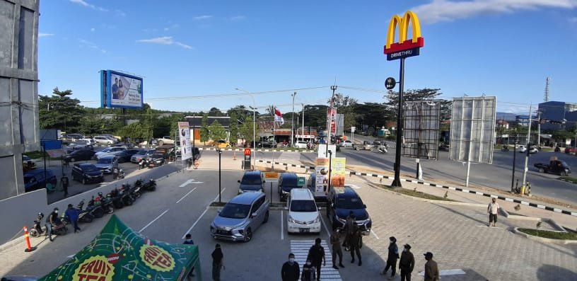 Suasana depan McD Kendari di lantai 2.