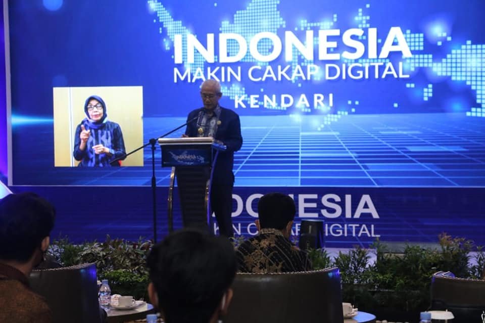 Wakil Gubernur Sultra, Lukman Abunawas menghadiri peluncuran Program Literasi Digital Nasional di Kota Kendari. Foto: Dinas Kominfo Sultra. (20/5/2021).