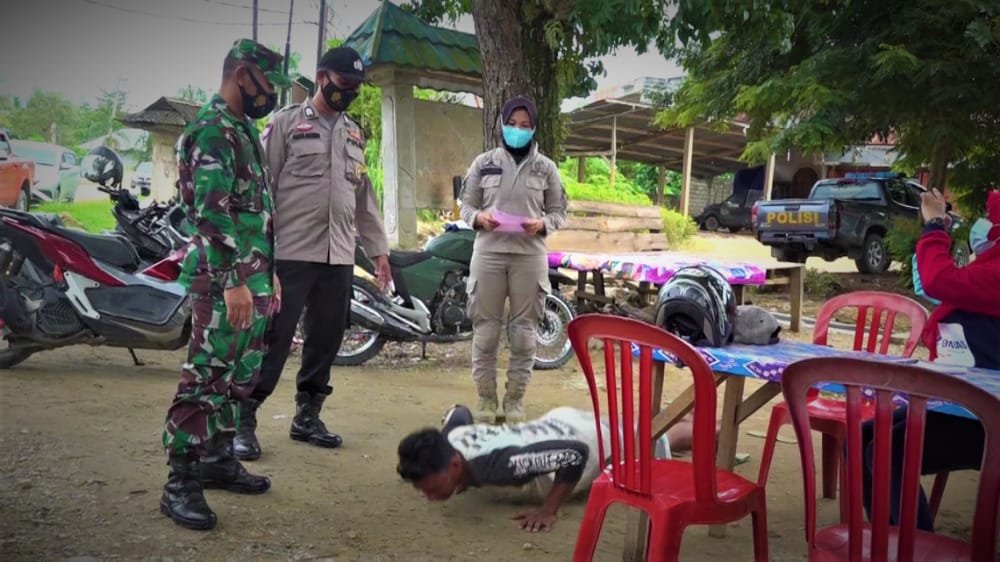 Hadapi Arus Balik, Pemkot Kendari Lakukan Swab Acak di Perbatasan Hadapi Arus Balik, Pemkot Kendari Lakukan Swab Acak di Perbatasan
