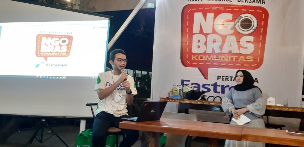 Edukasi mesin pelumas mobil ramah lingkungan oleh PT. Pertamina Lubricants.