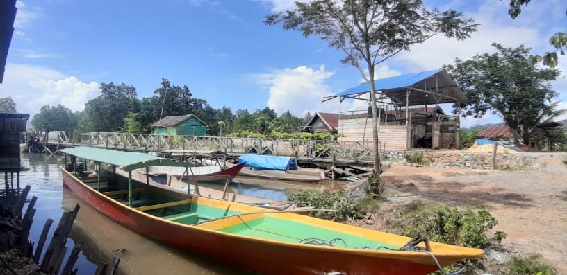Dermaga penyeberangan ke Pulau Senja.
