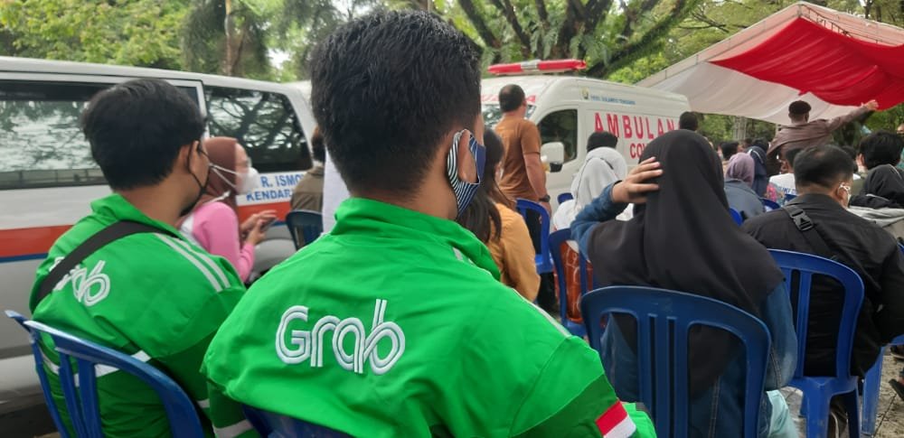 Pastikan Pengemudi Aman, Grab di Kendari Telah Ikuti Vaksinasi Covid-19 Pastikan Pengemudi Aman, Grab di Kendari Telah Ikuti Vaksinasi Covid-19