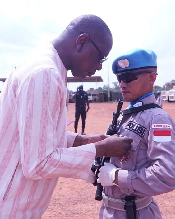 Anggota Polres Konawe Asal Muna Raih Medali Kehormatan PBB Anggota Polres Konawe Asal Muna Raih Medali Kehormatan PBB