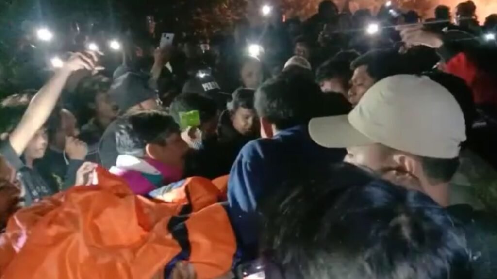 Tim gabungan mengevakuasi korban tenggelam, Jendri Kombong Datu.