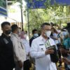 Pemkot Kendari Serahkan Ribuan Bibit Cengkeh untuk Petani Watulondo