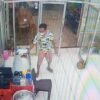 Pencurian Handphone di Depan UHO Kendari Terekam CCTV