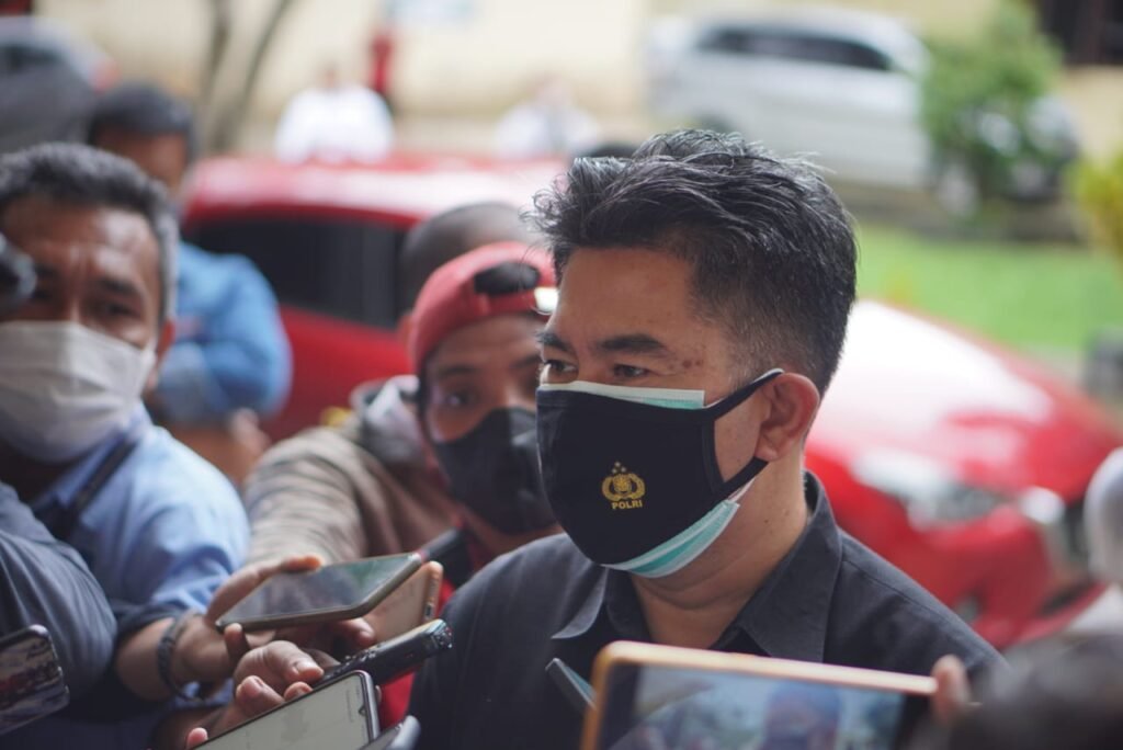 Kabid Humas Polda Sultra, Kombes Pol Ferry Walintukan.