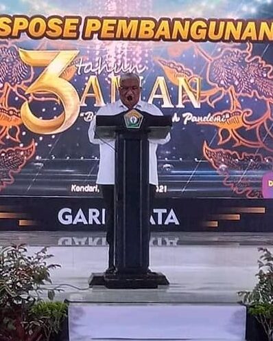 Gubernur Sultra, Ali Mazi saat memberikan sambutan dalam acara ekspose tiga tahun kepemimpinan Gubernur dan Wkil Gubernur Sultra periode 2018-2023. 