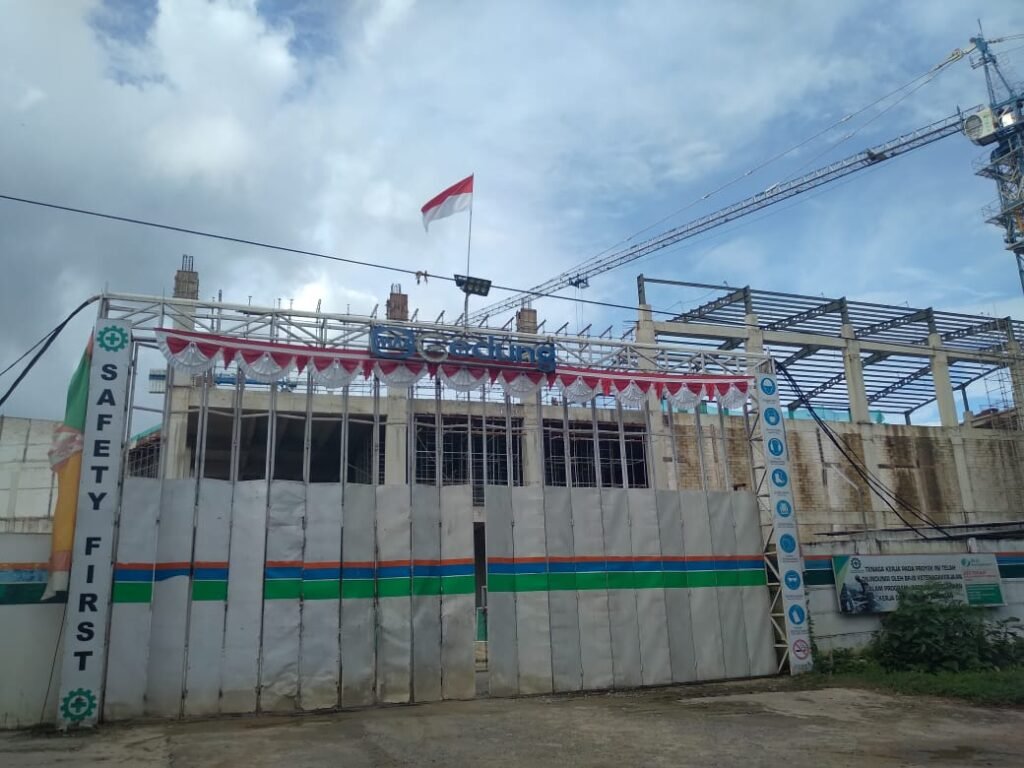 Progres pembangunan Kendari Park di Jalan Brigjen M. Yoenoes, Kelurahan Bende, Kecamatan Kadia, Kota Kendari, Sulawesi Tenggara (Sultra).