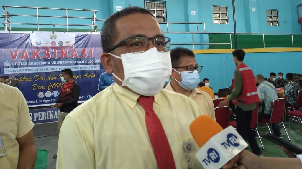 Rektor UHO, Muhammad Zamrun Firihu.