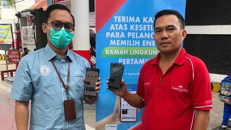 PT Pertamina Patra Niaga memberikan apresiasi berupa merchandise dan tambahan top up saldo LinkAja.