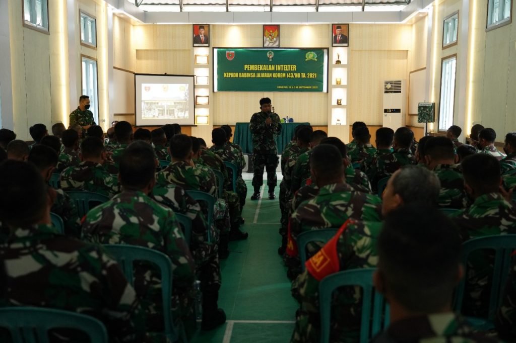 Kegiatan Pembekalan Intel Teritorial (Intelter) di Aula Makodim 1417/Kendari terhadap 80 Babinsa di Sultra.