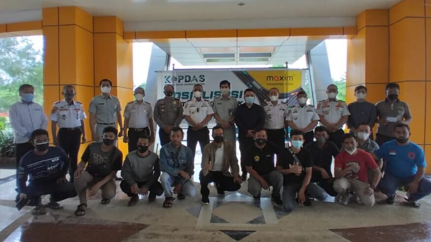 Foto bersama pihak Kopdas, Polda, Jasa Raharja, Dishub Sultra dan driver maxim usai peluncurkan KESP.