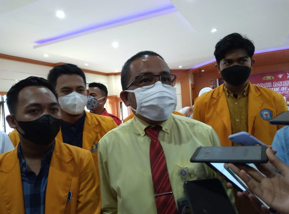 Rektor Univesitas Halu Oleo (UHO), Muhammad Zamrun Firihu.