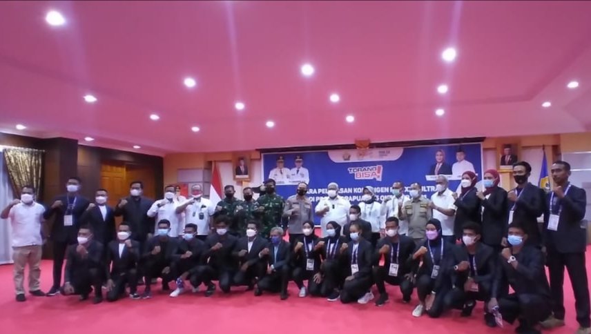 Gubernur Ali Mazi dan Kontingen atlet Sultra untuk PON XX Papua.