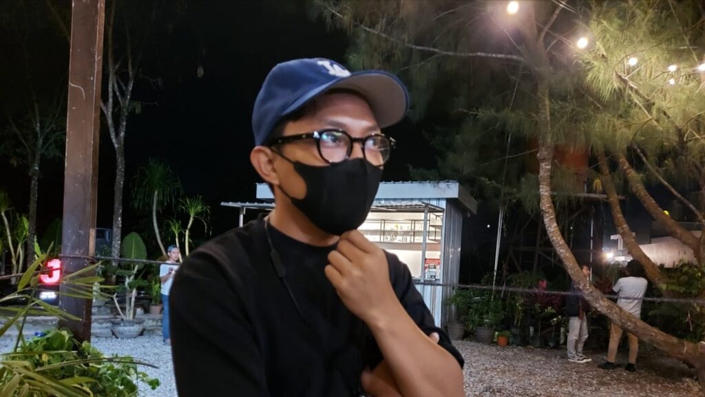 Pengunjung Nol/Plus, Adit Ali.