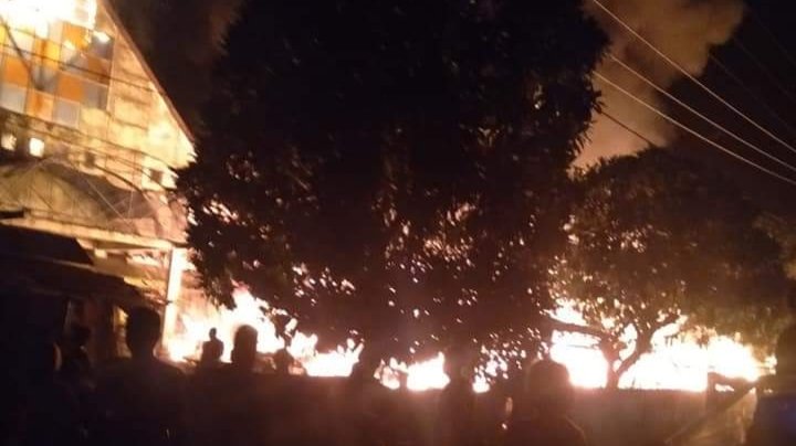 Kebakaran dI Pasar Wakuru, Muna.