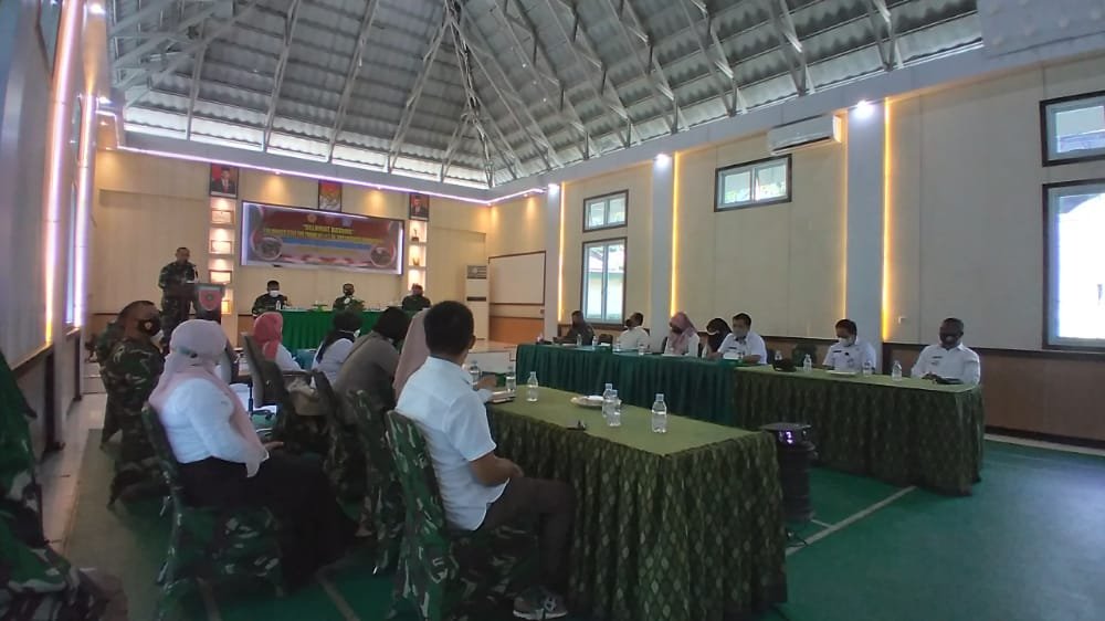 Rapat pengawasan dan evaluasi (waves) TMMD ke-12 di Kota Kendari. Foto: Yusrin Ramadhan/Kendariinfo. (6/10/2021).