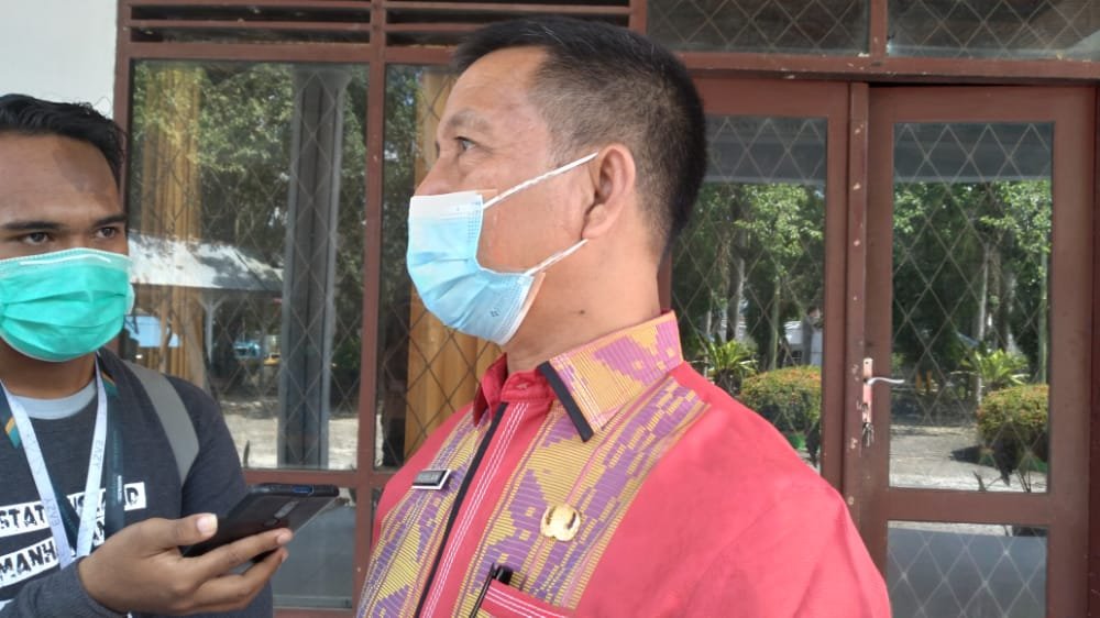 Kepala SMAN 1 Kendari, Ruslan. Foto: Yusrin Ramadhan/Kendariinfo. (7/10/2021).