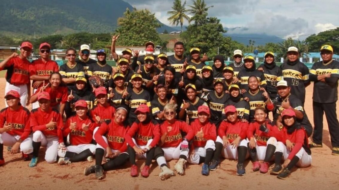 Menang Telak atas Kalteng, Softball Putri Sultra Melaju ke Semifinal PON Menang Telak atas Kalteng, Softball Putri Sultra Melaju ke Semifinal PON