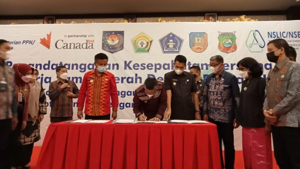 Penandatangan MoU antara Pemkot Kendari, Pemkab Konsel dan Konut untuk kemajuan pariwisata dan perdagangan.