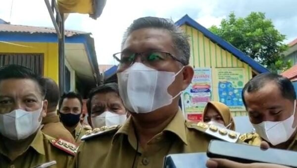 Wali Kota Kendari, Sulkarnain Kadir.