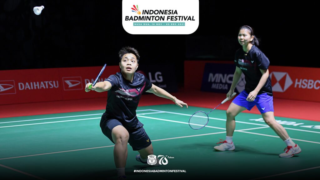 Greysia/Apriyani saat mencoba lapangan pertama kali. Foto: PBSI.