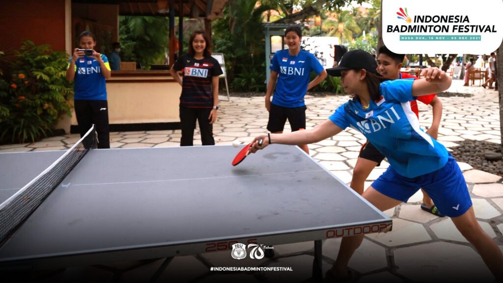 Greysia/Apriyani saat bermain tenis meja. Foto: PBSI.