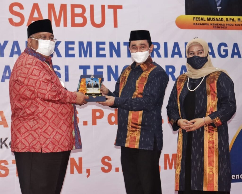 Gubernur Ali Mazi bersama Fesal Musaad. Foto: Istimewa.