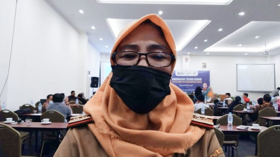 Sekretaris Dinas Perindagkop-UKM Kota Kendari, Sri Nursam Dewi.