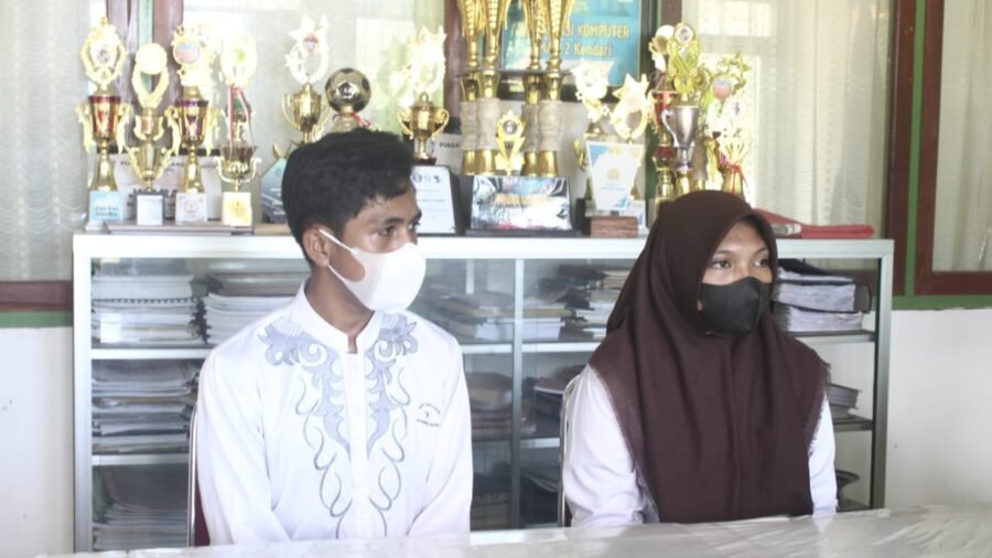 Ukir Prestasi, Siswa SMAN 2 Kendari Sabet Juara LKTI se-Sultra Ukir Prestasi, Siswa SMAN 2 Kendari Sabet Juara LKTI se-Sultra