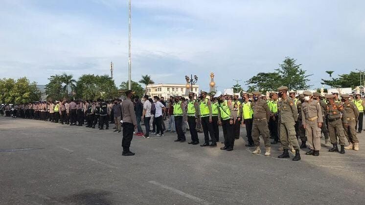 Ratusan personel TNI-Polri, Satpol PP melakukan apel persiapan pengamanan MTQ ke-5 Korpri.
