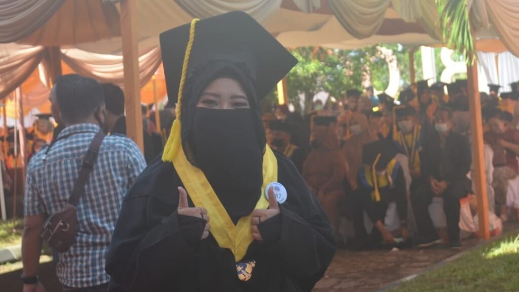 Musliha, peraih predikat terbaik USN Kolaka periode November 2021.