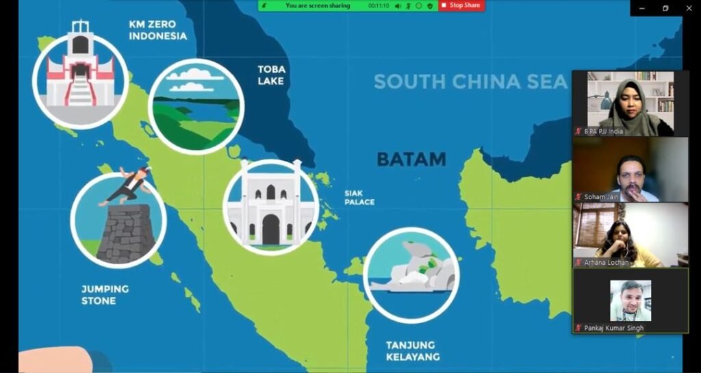 Anita Rezki saat mengajar warga India via aplikasi Zoom. Foto: Istimewa.