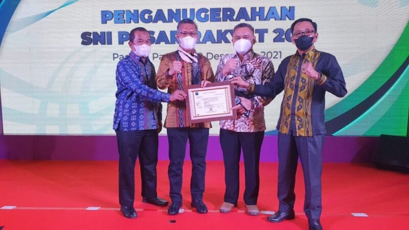 Pasar PKL Kota Kendari Dapat Penghargaan Pasar SNI dari Kemendag Pasar PKL Kota Kendari Dapat Penghargaan Pasar SNI dari Kemendag