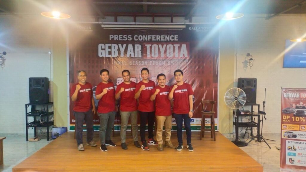 Konferensi pers Gebyar Toyota. Foto: Ferito Julyadi/Kendariinfo. (3/12/2021).