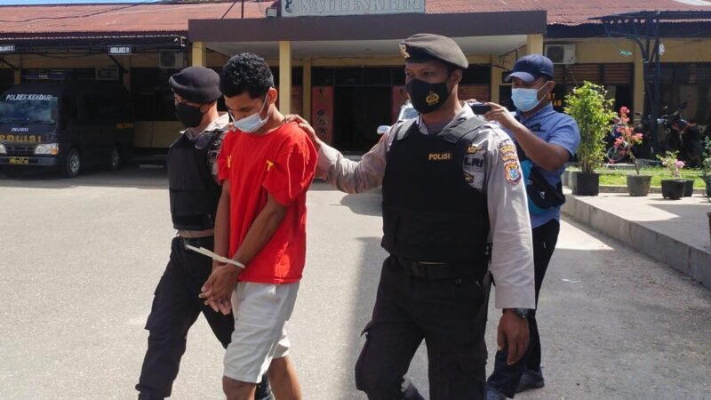 Pria di Kendari Terciduk Simpan Sabu-Sabu dalam Bungkusan Teh Gelas Pria di Kendari Terciduk Simpan Sabu-Sabu dalam Bungkusan Teh Gelas