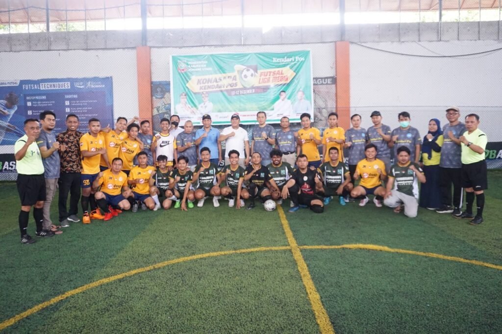 Foto bersama Tim Kendariinfo dan Tim Zona Sultra. Foto: Kendariinfo. (12/12/2021).