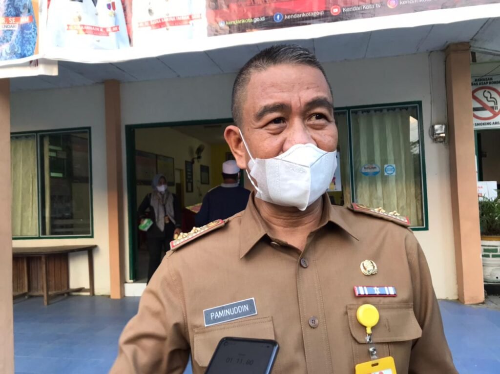 Kepala Badan Penanggulangan Bencana Daerah (BPBD) Kota Kendari, Paminuddin. Foto: Yusrin Ramadhan/Kendariinfo. (20/12/2021).