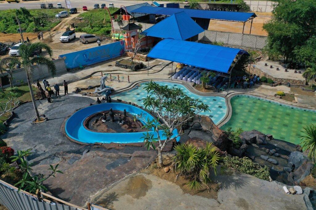 Mantara Waterpark berlokasi di Jalan Sarano Puuwatu, Kelurahan Abeli Dalam, Kecamatan Puuwatu.
