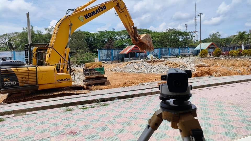 Proyek rehabilitasi Kolam Renang KONI Sultra. Foto: Istimewa.