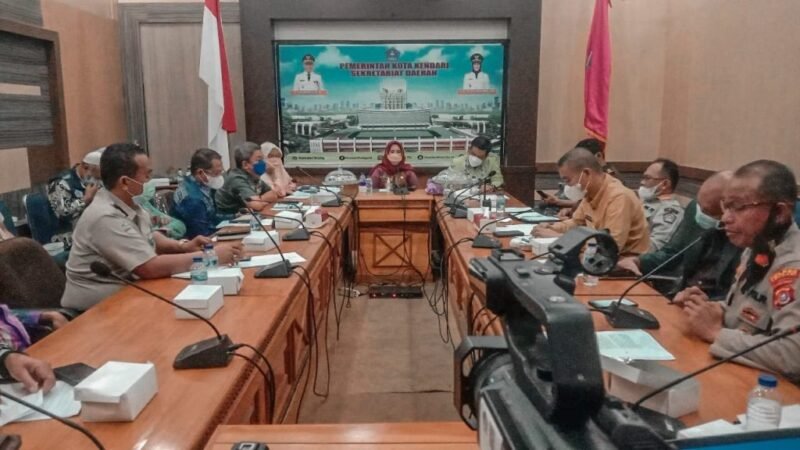 Rapat percepatan vaksinasi di Kota Kendari. Foto: Istimewa. (6/1/2022).