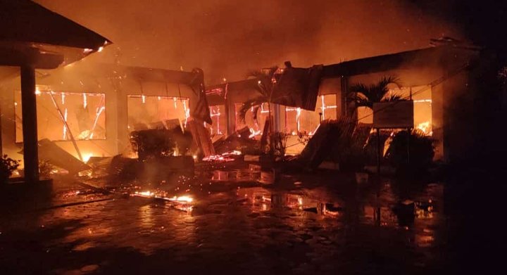 Kebakaran di Kantor Dinas Sosial Kota Kendari.